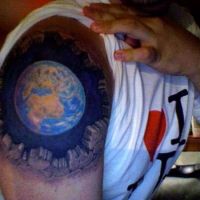 Coole 3D Earth Tattoo