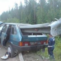 Shit - Leitplanke durchs Auto Unfall