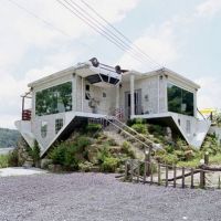 Verkehrte Welt - Haus steht Kopf