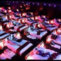 Kino, Bett