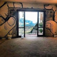 Indoor Photo-Display Graffiti